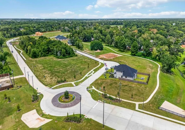 Photo 4 of Single family home for sale at 2511 Friendswood Trl, Friendswood, TX 77546 | MLS# 93186217 | Listing updated on 2026-10-07