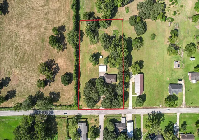 Photo 4 of Sale Pending at 330 Brown Rd, Dayton, TX 77535 | MLS# 17134278 | Listing updated on 2026-10-04