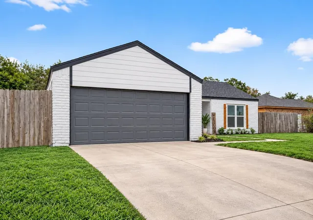 Photo 2 of Single family home for sale at 13110 Naples Ln, Stafford, TX 77477 | MLS# 67465703 | Listing updated on 2026-09-17