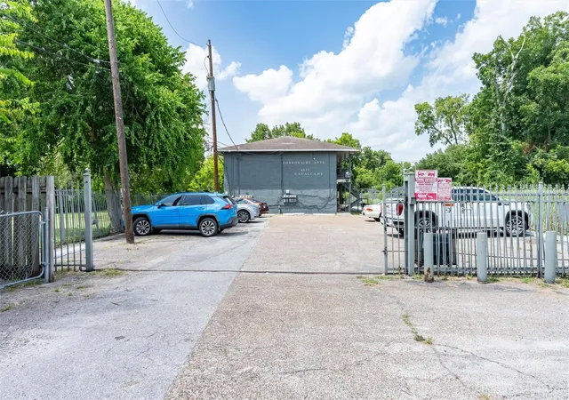 Photo 2 of Multi family home for sale at 4613 Cavalcade St #10, Houston, TX 77026 | MLS# 55200975 | Listing updated on 2026-09-02