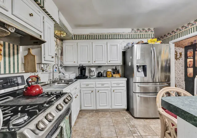 Photo 2 of Single family home for sale at 6051 Willow Glen Dr, Houston, TX 77033 | MLS# 69745419 | Listing updated on 2026-09-21
