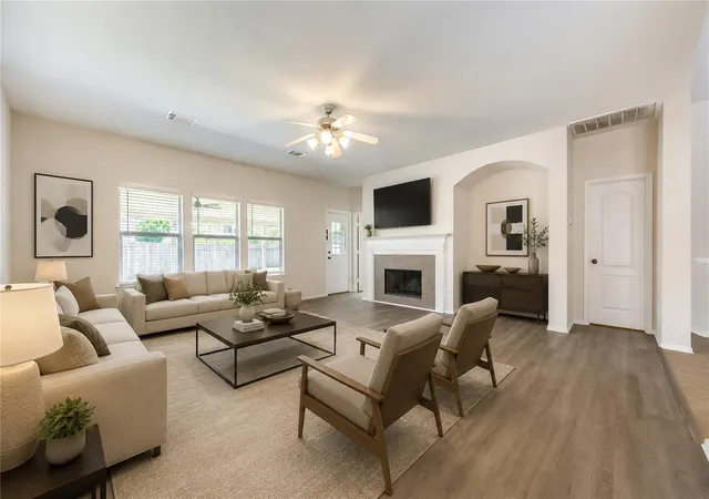 Photo 2 of Single family home for sale at 1723 Manor Dr, Baytown, TX 77521 | MLS# 35960666 | Listing updated on 2026-09-03