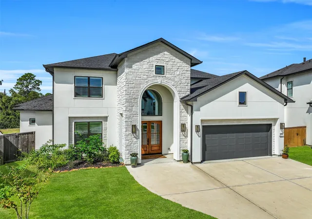 Photo 1 of Sale Pending at 2130 Northgate Xing, Friendswood, TX 77546 | MLS# 46299076 | Listing updated on 2026-10-02