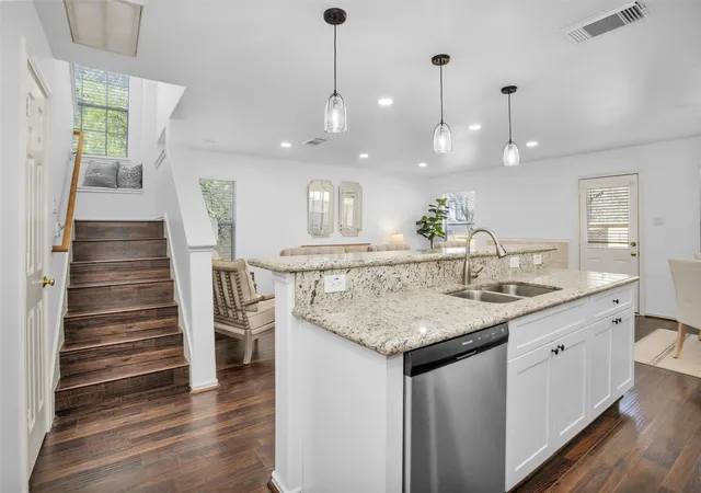 Photo 2 of Townhouse for sale at 35 Marble Rock Pl, Spring, TX 77382 | MLS# 44729156 | Listing updated on 2026-09-10
