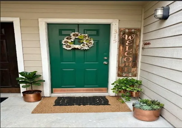 Townhouse for sale at 12660 Ashford Point Dr #315, Houston, TX 77082 | MLS# 27090920