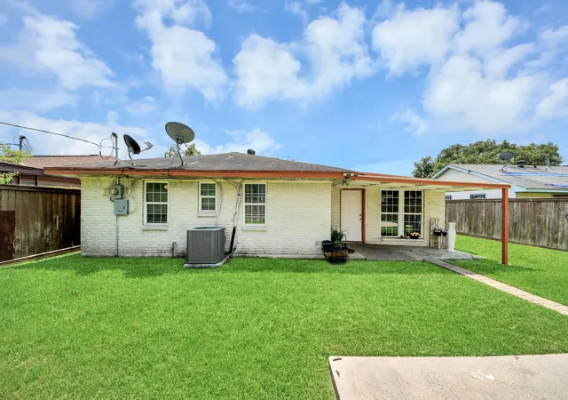 Photo 3 of Single family home for sale at 3007 Havner Ln, Houston, TX 77093 | MLS# 14291300 | Listing updated on 2026-09-08
