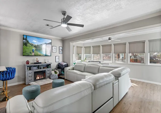 Photo 3 of Single family home for sale at 261 Barracuda St, Hitchcock, TX 77563 | MLS# 34217253 | Listing updated on 2026-09-11