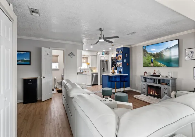 Photo 4 of Single family home for sale at 261 Barracuda St, Hitchcock, TX 77563 | MLS# 34217253 | Listing updated on 2026-09-11
