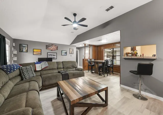 Photo 4 of Single family home for sale at 10119 Stonemont Rd, La Porte, TX 77571 | MLS# 35256594 | Listing updated on 2026-09-04