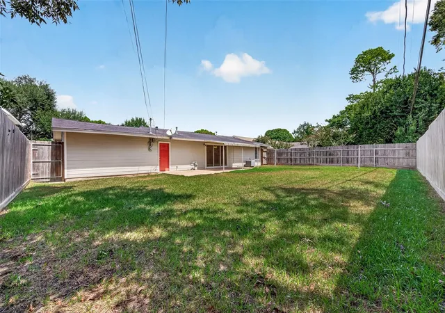 Photo 4 of Single family home for sale at 4749 Redstart St, Houston, TX 77035 | MLS# 91374975 | Listing updated on 2026-09-24