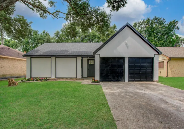 Photo 1 of Sale Pending at 24127 Spring Towne Dr, Spring, TX 77373 | MLS# 86163254 | Listing updated on 2026-10-10