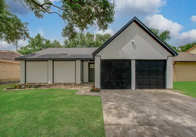 Photo 2 of Sale Pending at 24127 Spring Towne Dr, Spring, TX 77373 | MLS# 86163254 | Listing updated on 2026-10-10