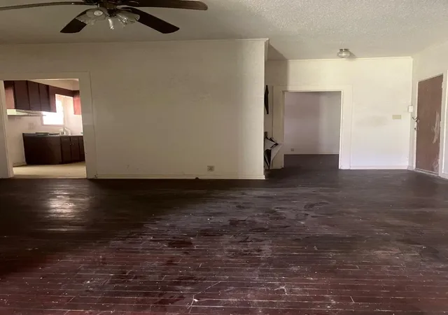 Photo 3 of Single family home for sale at 1020 40th Street, Galveston, TX 77550 | MLS# 86991223 | Listing updated on 2026-09-24