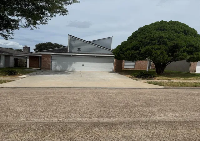 Single family home for sale at 11530 Willwood Dr, Houston, TX 77072 | MLS# 86090950