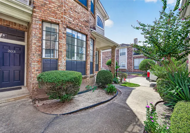 Photo 2 of Townhouse for sale at 8888 Benning Dr #204, Houston, TX 77031 | MLS# 92621772 | Listing updated on 2026-09-15