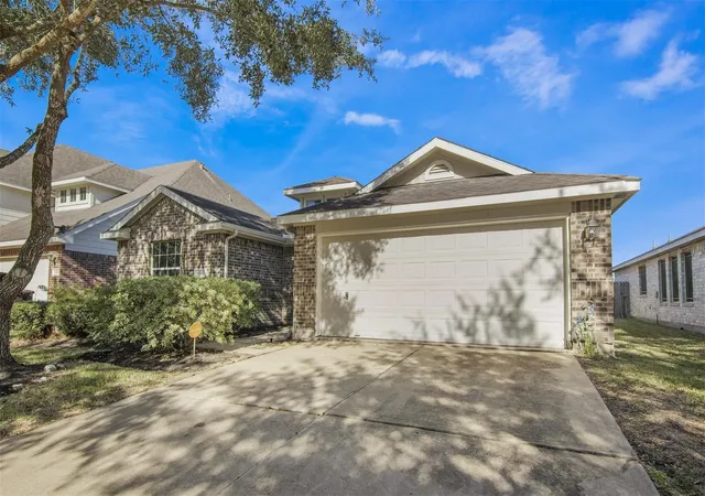 Photo 2 of Single family home for sale at 13301 Baron Hl Ln, Rosharon, TX 77583 | MLS# 93925103 | Listing updated on 2026-09-17