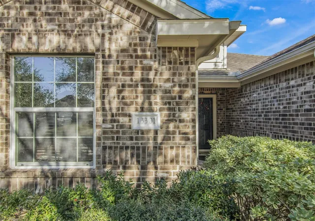 Photo 3 of Single family home for sale at 13301 Baron Hl Ln, Rosharon, TX 77583 | MLS# 93925103 | Listing updated on 2026-09-17
