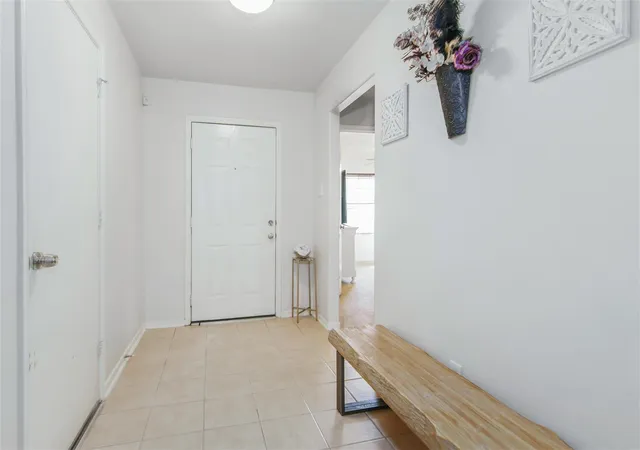 Photo 4 of Single family home for sale at 13301 Baron Hl Ln, Rosharon, TX 77583 | MLS# 93925103 | Listing updated on 2026-09-17
