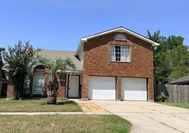 Photo 3 of Single family home for sale at 4926 Temple Bell Dr, Spring, TX 77388 | MLS# 24055679 | Listing updated on 2026-09-20