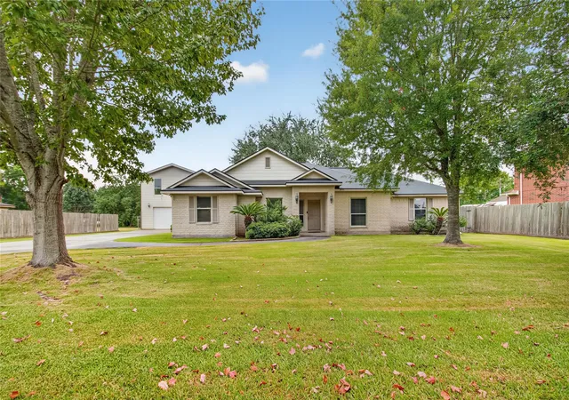 Photo 3 of Sale Pending at 18206 Kings Row, Houston, TX 77058 | MLS# 11304538 | Listing updated on 2026-09-08