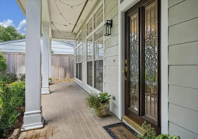Photo 2 of Single family home for sale at 5108 Aspen St, Bellaire, TX 77401 | MLS# 85883515 | Listing updated on 2026-09-19