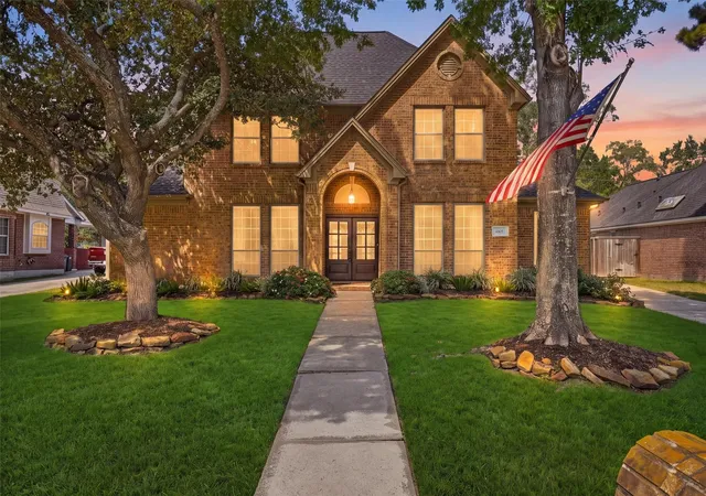 Photo 2 of Sale Pending at 4307 Brk Shadow Dr, Kingwood, TX 77345 | MLS# 95741236 | Listing updated on 2026-10-04