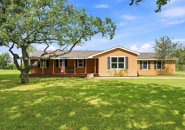 Photo 1 of Sale Pending at 2300 Mary Ln, Dickinson, TX 77539 | MLS# 16830713 | Listing updated on 2026-10-02