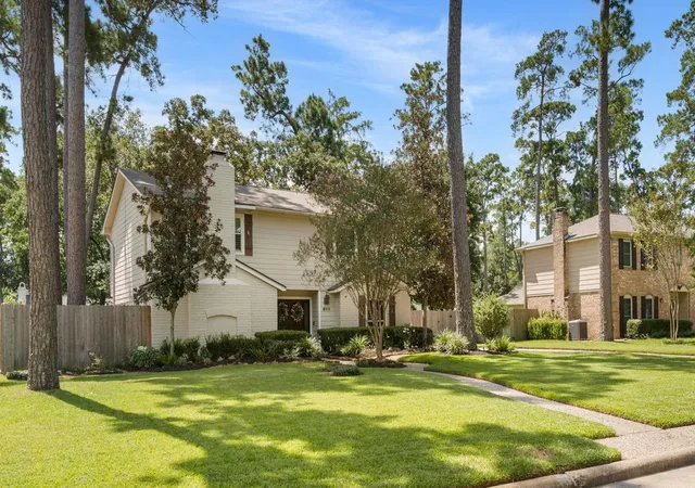 Photo 2 of Single family home for sale at 6111 Hickorycrest Dr, Spring, TX 77389 | MLS# 74788905 | Listing updated on 2026-09-11