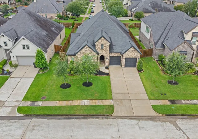 Photo 3 of Single family home for sale at 2318 Brookdale Bnd Dr, Katy, TX 77494 | MLS# 89170011 | Listing updated on 2026-09-20