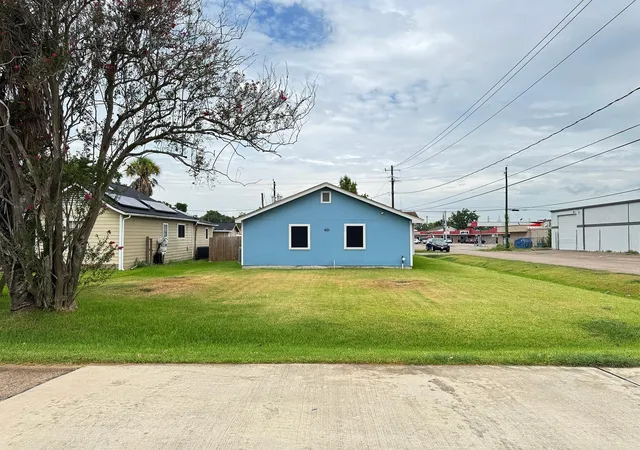 Photo 1 of Single family home for sale at 601 Illinois St, South Houston, TX 77587 | MLS# 93500980 | Listing updated on 2026-09-16