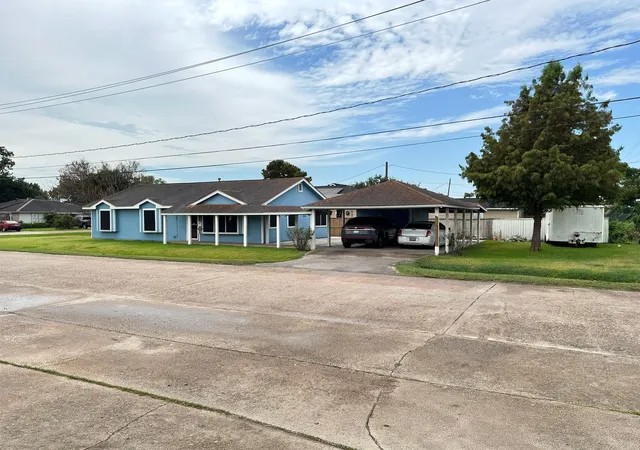 Photo 2 of Single family home for sale at 601 Illinois St, South Houston, TX 77587 | MLS# 93500980 | Listing updated on 2026-09-16