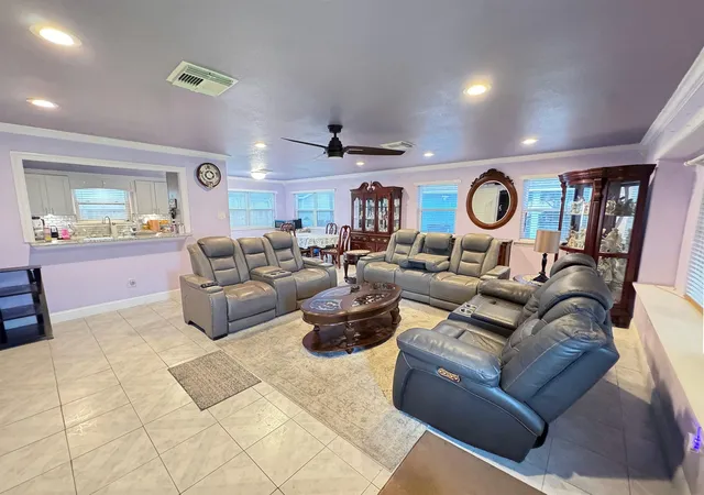 Photo 3 of Single family home for sale at 601 Illinois St, South Houston, TX 77587 | MLS# 93500980 | Listing updated on 2026-09-16