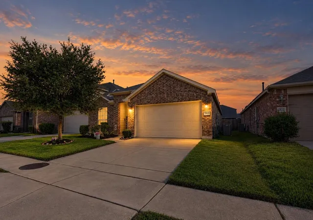 Photo 3 of Single family home for sale at 2423 Cold River Dr, Humble, TX 77396 | MLS# 60200201 | Listing updated on 2026-09-19