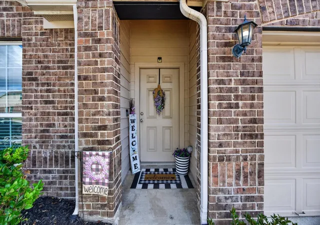 Photo 3 of Single family home for sale at 2423 Cold River Dr, Humble, TX 77396 | MLS# 60200201 | Listing updated on 2026-09-19