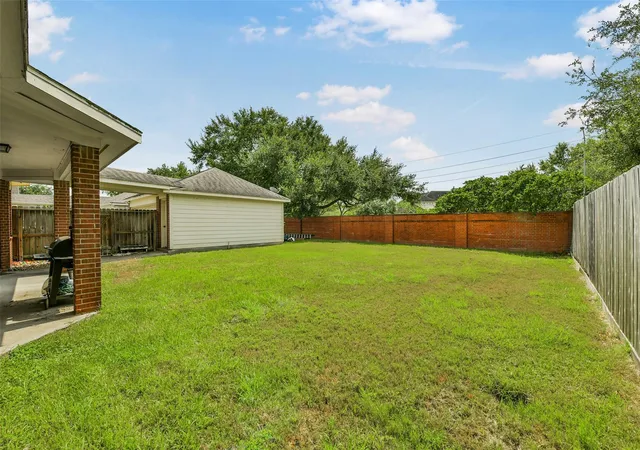 Photo 25 of Single family home for sale at 2806 Capecrest Dr, Pearland, TX 77584 | MLS# 82181723 | Listing updated on 2026-10-04