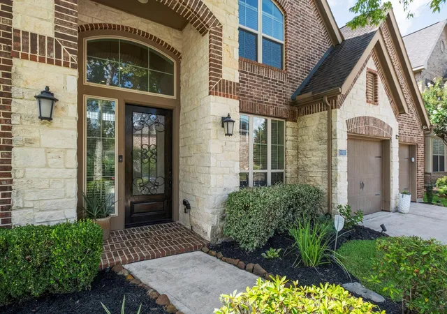 Photo 3 of Single family home for sale at 70 Genova Way Ln, Missouri City, TX 77459 | MLS# 33221092 | Listing updated on 2026-09-11