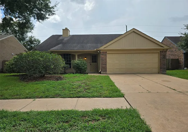 Photo 1 of Single family home for sale at 1703 Clear Valley Dr, Houston, TX 77014 | MLS# 17016132 | Listing updated on 2026-10-03