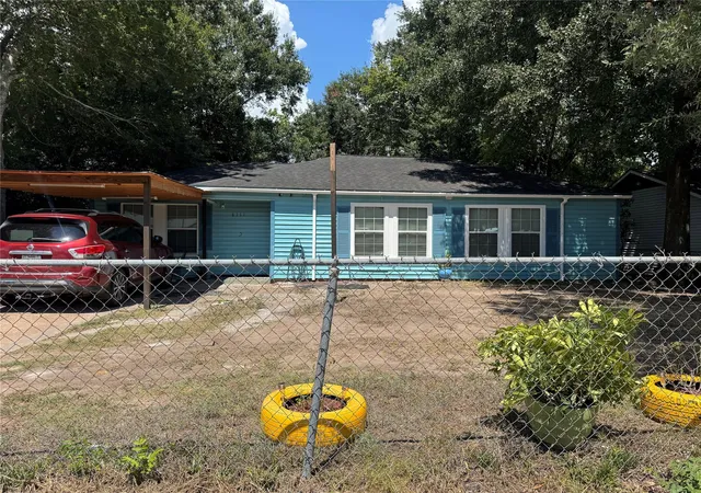 Photo 1 of Single family home for sale at 6111 Beldart St, Houston, TX 77033 | MLS# 71895757 | Listing updated on 2026-09-16