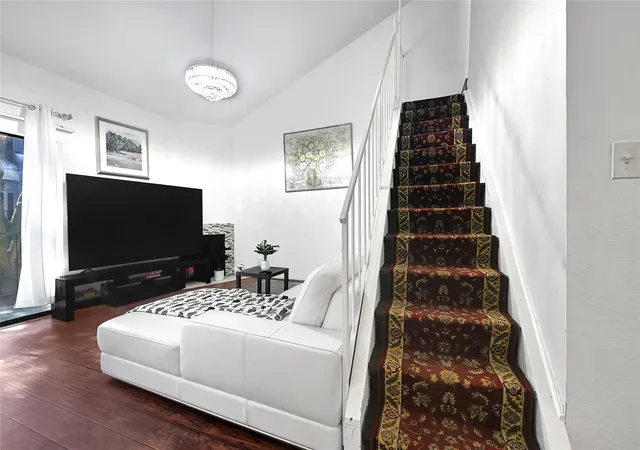 Photo 3 of Townhouse for sale at 10811 Richmond Ave #68, Houston, TX 77042 | MLS# 69170733 | Listing updated on 2026-10-07
