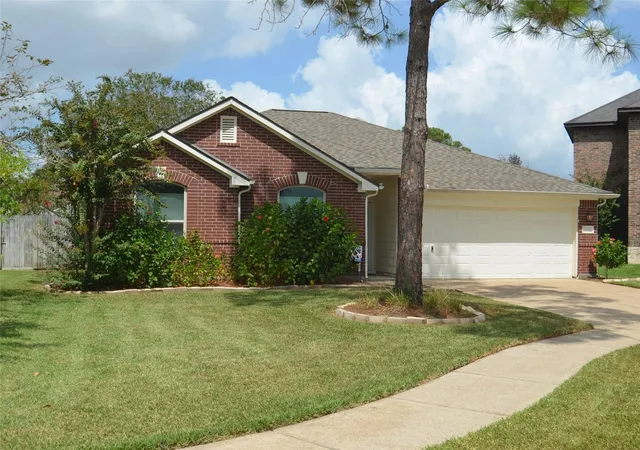 Photo 1 of Single family home for sale at 4831 Elkmont Ct, Pearland, TX 77584 | MLS# 70082973 | Listing updated on 2026-09-27