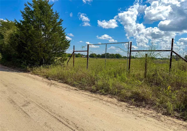 Photo 3 of Sale Pending at 2085 County Rd 3620, Lovelady, TX 75851 | MLS# 78328748 | Listing updated on 2026-10-08