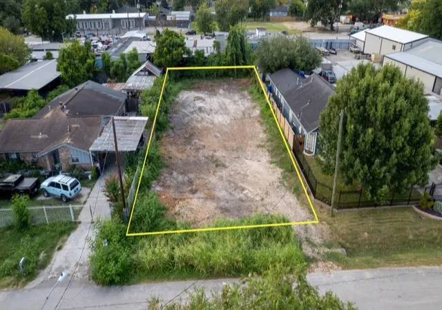 Land for sale at 43 Meadow Lea Dr, Houston, TX 77022 | MLS# 77984510