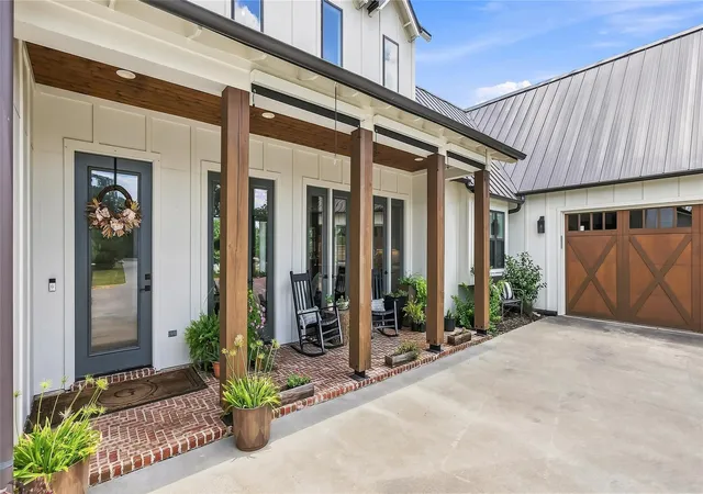Photo 3 of Single family home for sale at 1686 Millican Meadows Cir, College Station, TX 77845 | MLS# 89103753 | Listing updated on 2026-09-03