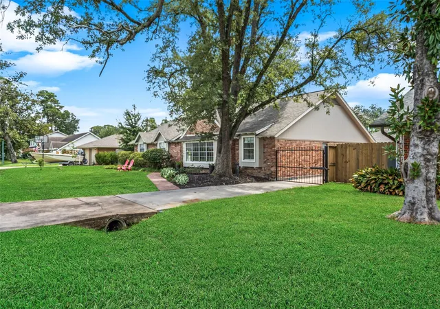 Photo 3 of Single family home for sale at 1343 Del Norte St, Houston, TX 77018 | MLS# 17075864 | Listing updated on 2026-10-08