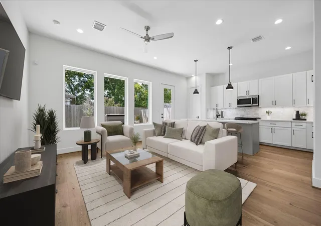 Photo 3 of Single family home for sale at 1834 W Tidwell Rd, Houston, TX 77091 | MLS# 80313184 | Listing updated on 2026-10-07