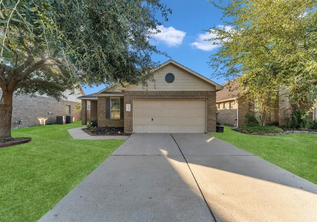 Photo 1 of Single family home for sale at 13035 Avery Ridge Ln, Tomball, TX 77377 | MLS# 94613515 | Listing updated on 2026-10-08