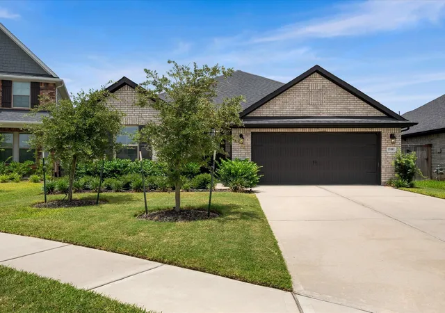 Photo 2 of Single family home for sale at 15881 Hayes Market Loop, Conroe, TX 77302 | MLS# 94327781 | Listing updated on 2026-09-18