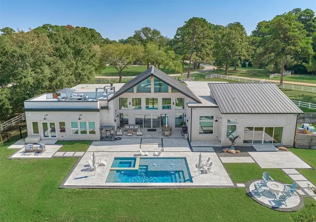 Photo 3 of Single family home for sale at 9228 Lake Conroe Dr, Conroe, TX 77304 | MLS# 46915117 | Listing updated on 2026-10-08