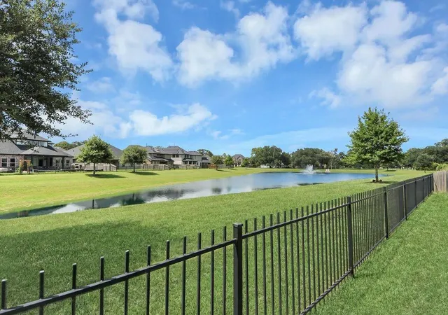 Photo 3 of Single family home for sale at 2539 Ravenna Ct, Friendswood, TX 77546 | MLS# 52235890 | Listing updated on 2026-09-12
