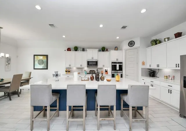 Photo 4 of Single family home for sale at 2539 Ravenna Ct, Friendswood, TX 77546 | MLS# 52235890 | Listing updated on 2026-09-12